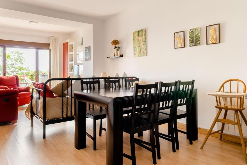 Casa De Las Flores - Apartamento Con Jardin Privado Frente A La Playa De Комільяс Екстер'єр фото