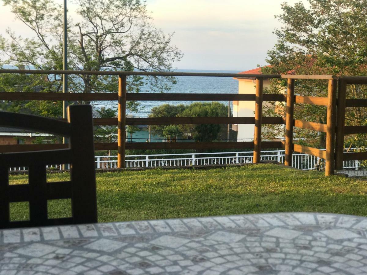 Casa De Las Flores - Apartamento Con Jardin Privado Frente A La Playa De Комільяс Екстер'єр фото
