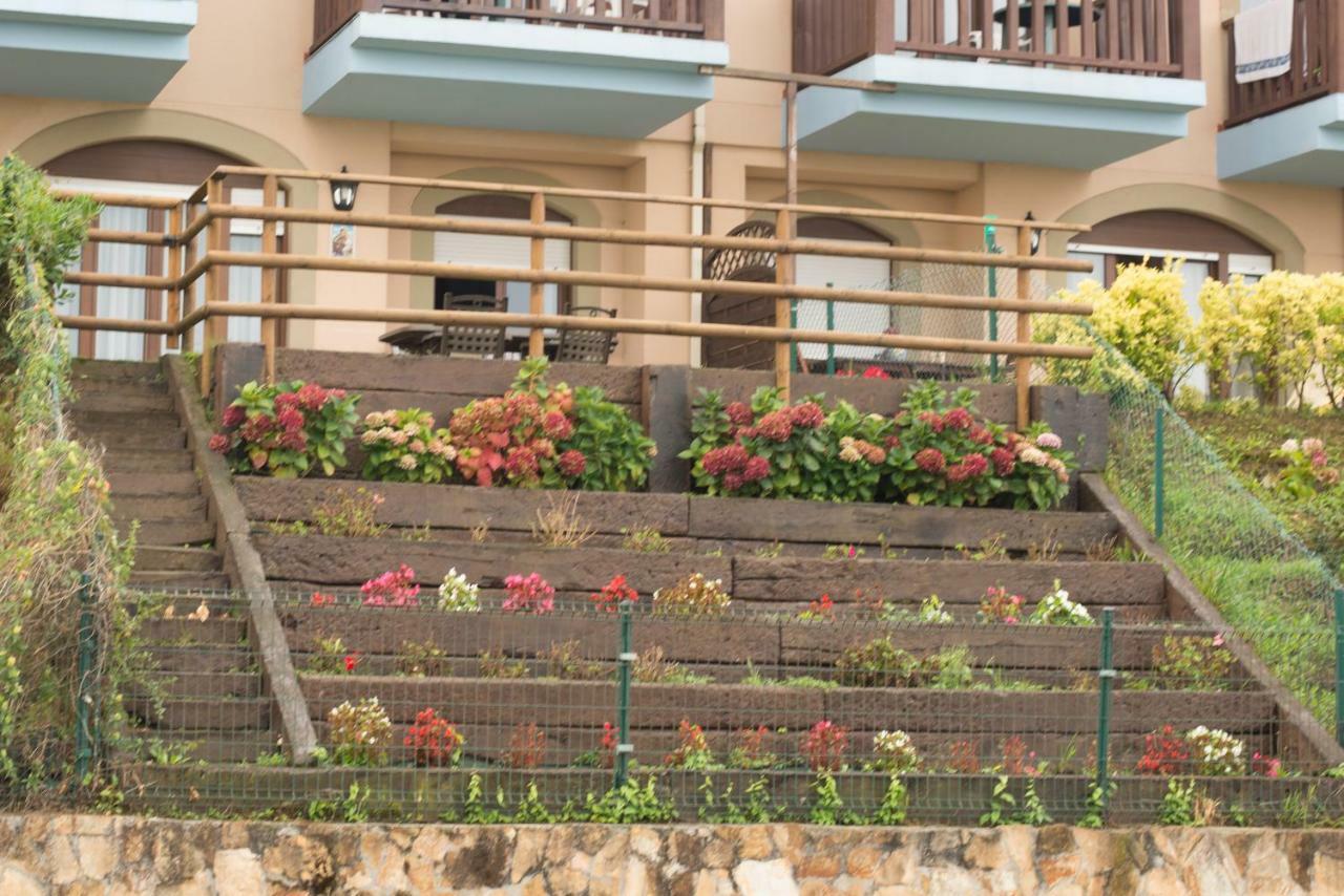 Casa De Las Flores - Apartamento Con Jardin Privado Frente A La Playa De Комільяс Екстер'єр фото