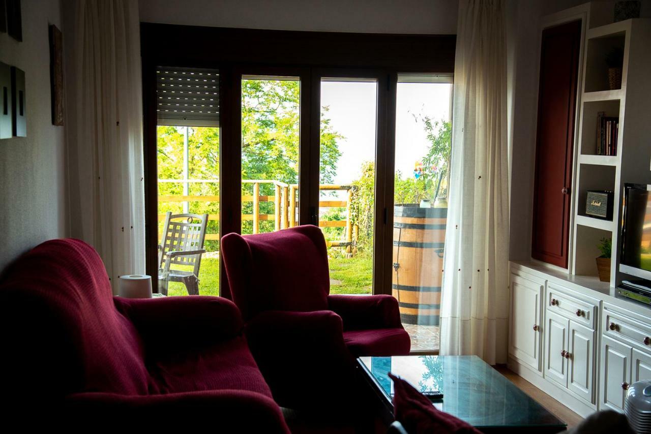 Casa De Las Flores - Apartamento Con Jardin Privado Frente A La Playa De Комільяс Екстер'єр фото