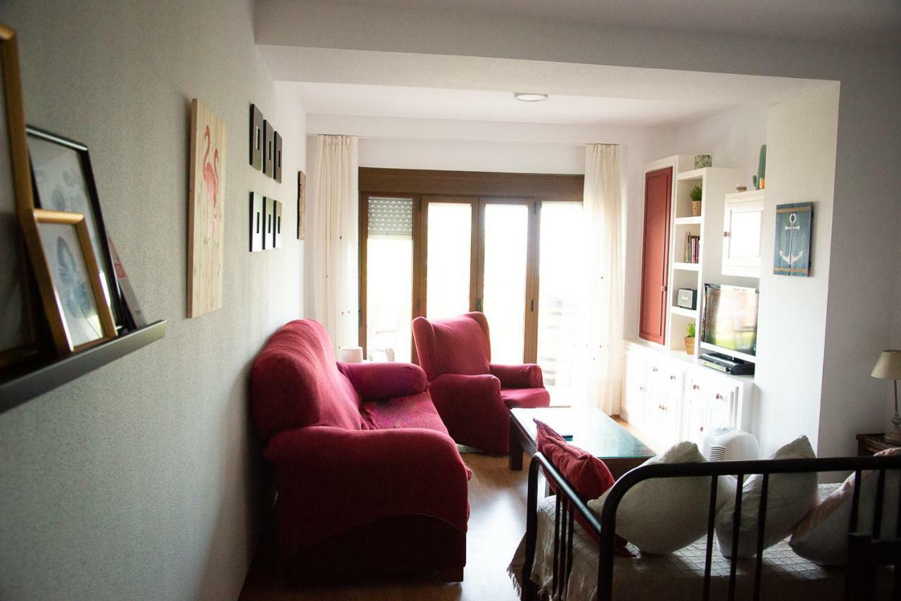 Casa De Las Flores - Apartamento Con Jardin Privado Frente A La Playa De Комільяс Екстер'єр фото