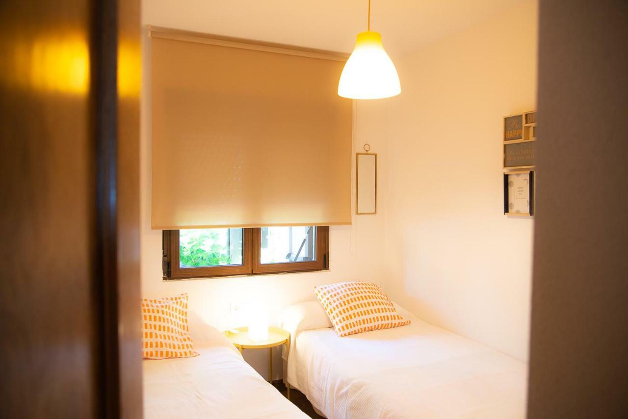 Casa De Las Flores - Apartamento Con Jardin Privado Frente A La Playa De Комільяс Екстер'єр фото